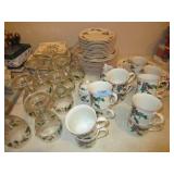 CHRISTMAS DISHES/GLASSES