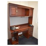 DESK WITH HUTCH