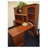 L-SHAPE DESK WITH HUTCH