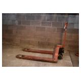 BT PALLET JACK