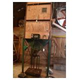 FEED HOPPER WITH SCALE