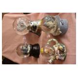 4 SNOW GLOBES