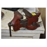 SMALL BENCH VISE