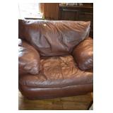 3 PIECE LEATHER LIVING ROOM SUITE - WORN