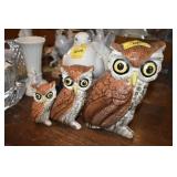 SELECTION OF FIGURINES