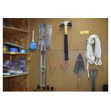 SELECTION OF HAND TOOLS