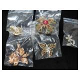 5 PENDANT/BROOCHES