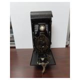 NO. 2-A FOLDING AUTOGRAPHIC BROWNIE CAMERA W/CASE