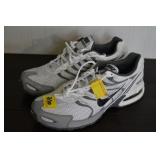 NIKE AIR SIZE 12US WHITE