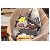 BOX WITH SANDER AND SAND PAPER