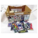 200+ LOOSE BASEBALL TRADING CARDS