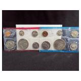 1976 UNC COIN SET - P & D MINTS