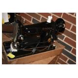 1952 SINGER SEWING MACHINE