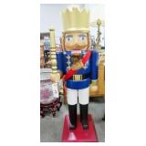 ERZGEBIRGISCHE VOLKSKUNST SEIFFEN NUTCRACKER