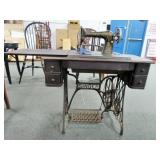 SINGER TREADLE SEWING MACHINE