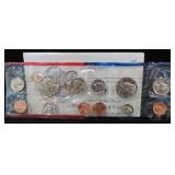 1988 UNC COIN SET - P & D MINTS