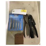 SCREW EXTRACTORS AND PLIRES