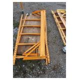 YELLOW ROLL AROUND SCAFFOLG