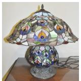 STAINED GLASS TABLE LAMP WITH BRONZE BASE