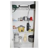 GROUPING: SMALL APPLIANCES AND KITCHEN ITEMS