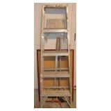 ALUMINUM STEP LADDER AND WOOD CLAMPS