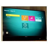 HISENSE 32" RUKU FLAT PANEL TV W/REMOTE