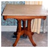 WALNUT VICTORIAN MARBLE TOP PARLOR TABLE SPOON