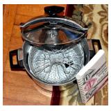 PRESSURE COOKER