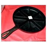 CAST IRON CORN BREAD SKILLET