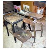 2 STOOLS, 2 TABLES