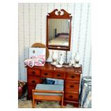 VANITY, STOOL ND MIRROR VANITY MEASURES 41" W X