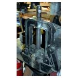 PIPE VISE