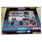 RICHARD PETTY COLLECTIBLE SET NEW IN BOX