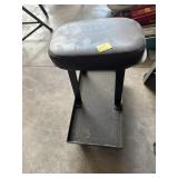 ROLL AROUND WORK STOOL