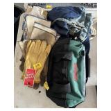 ASSORTED GLOVES AND APORNS