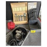 ASSORTMENT OF DRILL BITS AND HOLE SAW BITS