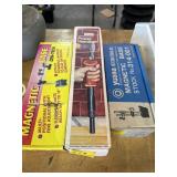 2 MAGNETIC BASES AND HAMMER