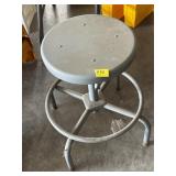 SHOP STOOL