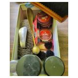 SHOE SHINE KIT; POLISHES, SHOE HORNS, BRUSHES