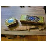 2 COVERED BOXES AND WOODEN KNIFE