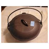10 1/4" CAST IRON DUTCH OVEN