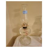 CLEAR GLASS OIL LAMP W/CHIMNEY