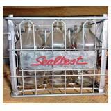 SEALTEST METAL MILK CRATE W/6 HALF GALLON GLASS