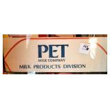 6 DAIRY PAPER HATS AND 4 CARNATION 1968 RESTAURANT