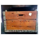 BORDON 12 BOTTLE WOODEN MILK CRATE