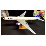 DELTA AIRLINES MODEL AIRPLANE - PROJECT ASCEND -