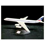DELTA AIR JET PLASTIC MODEL AIRPLANE