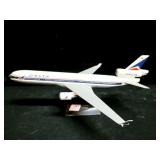 DELTA AIR JET PLASTIC MODEL AIRPLANE