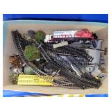N GUAGE TRAIN SET AND TRACK - UNTESTED