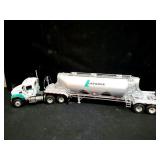 FIRST GEAR DIE CAST "LAFARGE" TANKER TRUCK